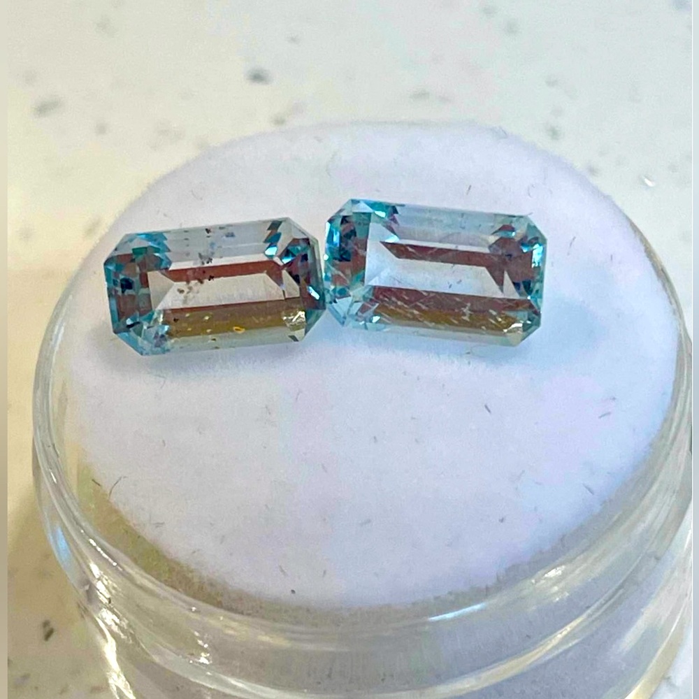 💎 Natural Aquamarine Pair of Gem Stones